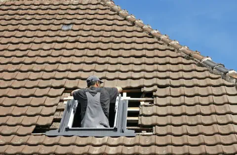 Pose de velux à la Regrippière